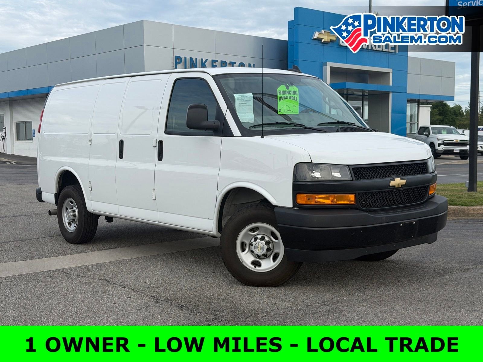 2024 Chevrolet Express 2500 Work Van HD's photo