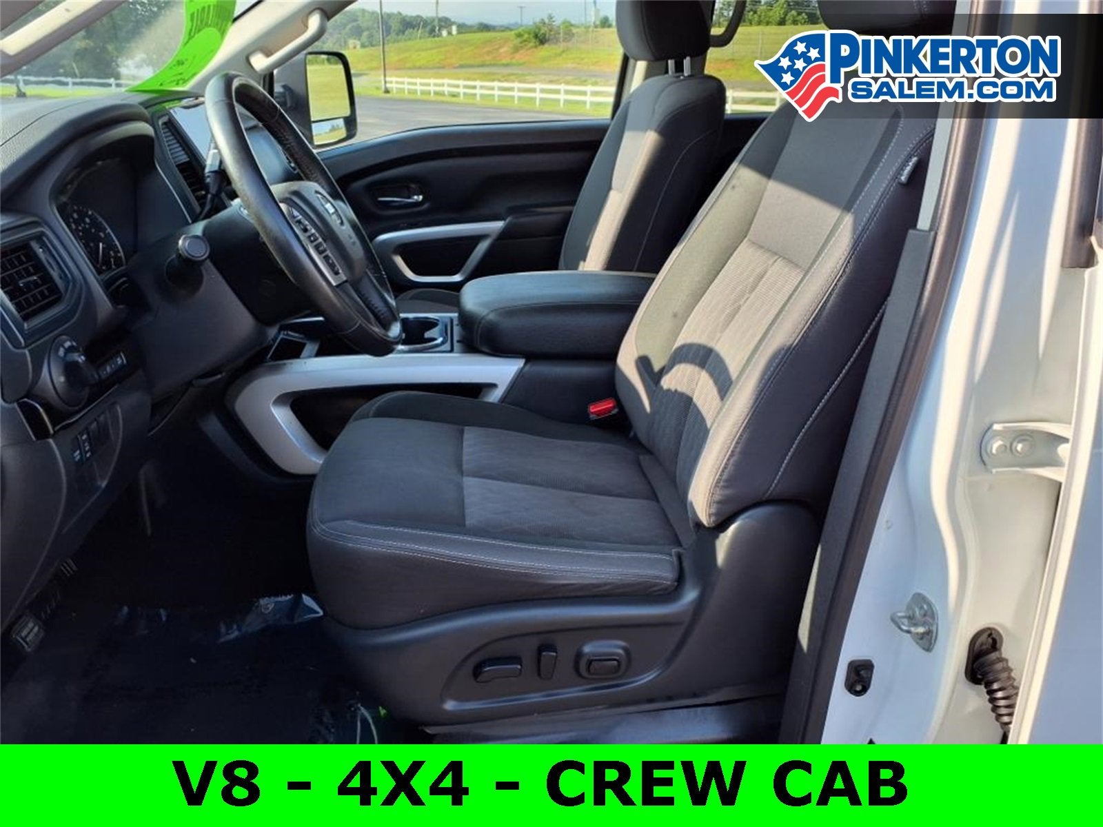 2022 Nissan TITAN Crew Cab SV 4x4