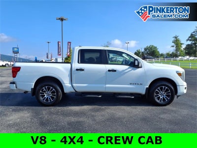 2022 Nissan TITAN Crew Cab SV 4x4