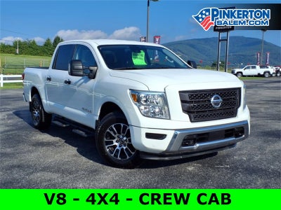 2022 Nissan TITAN Crew Cab SV 4x4