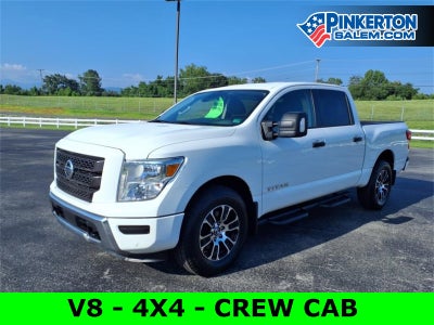 2022 Nissan TITAN Crew Cab SV 4x4