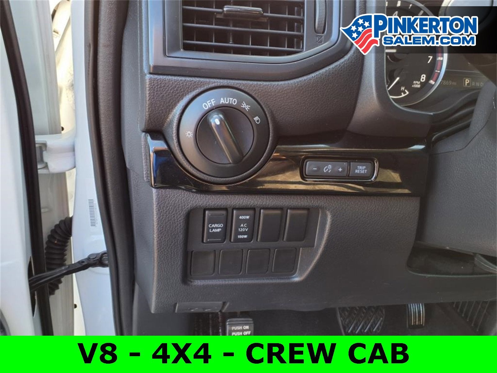 2022 Nissan TITAN Crew Cab SV 4x4