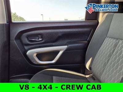 2022 Nissan TITAN Crew Cab SV 4x4