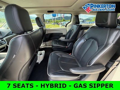2023 Chrysler Pacifica Hybrid Limited