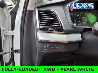 2016 Volvo XC90 Hybrid T8 Momentum