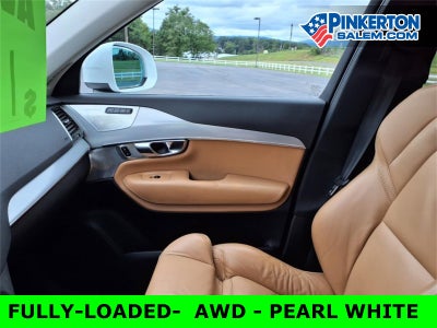 2016 Volvo XC90 Hybrid T8 Momentum