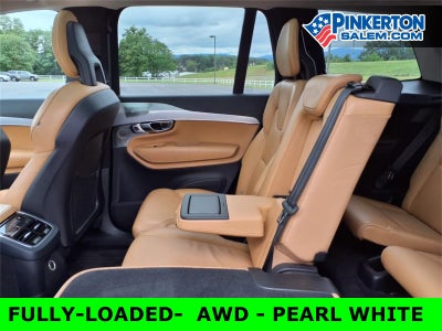 2016 Volvo XC90 Hybrid T8 Momentum