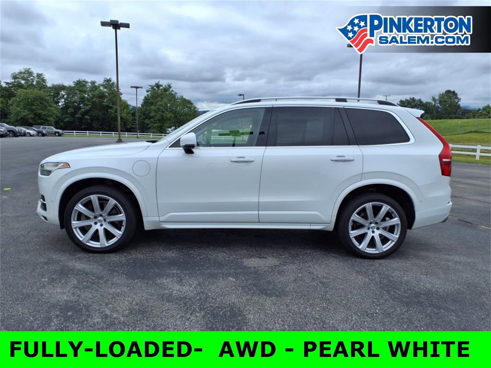 2016 Volvo XC90 Hybrid T8 Momentum